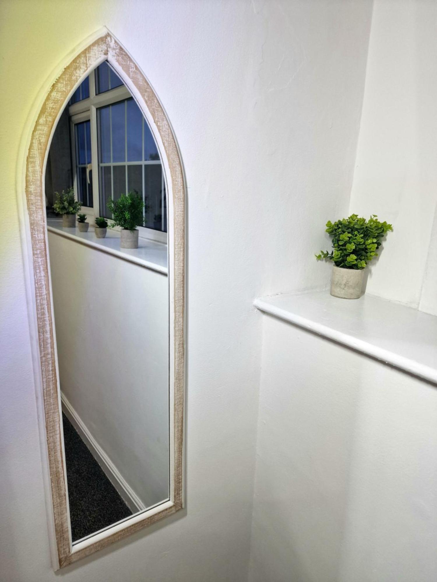 Stylish 4 Double Bedroom House In Bradford, Views Of Hillside And Parking Шипли Экстерьер фото